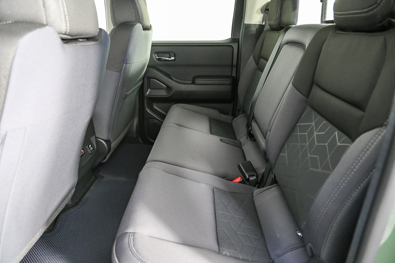 2025 Nissan Frontier SV photo 20