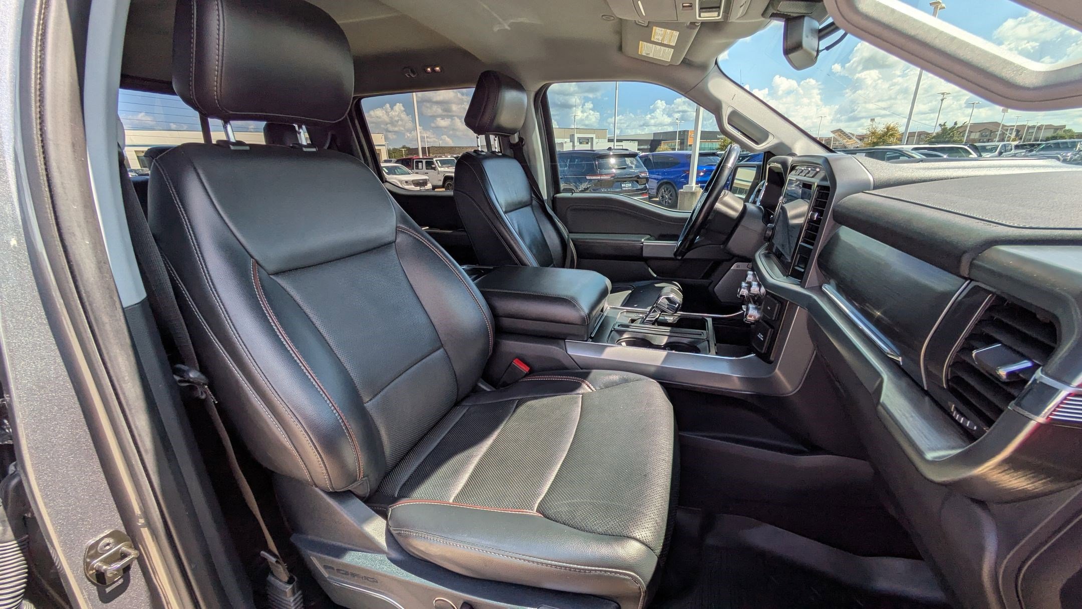 2021 Ford F-150 Lariat photo 31