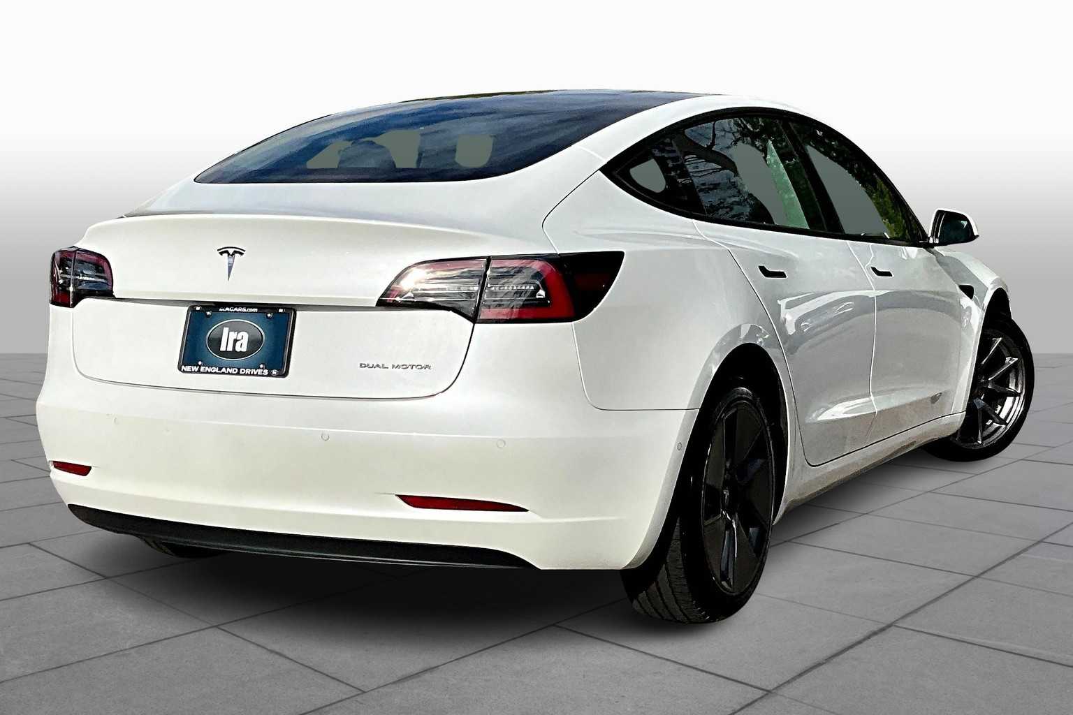 2022 Tesla Model 3 Long Range photo 10
