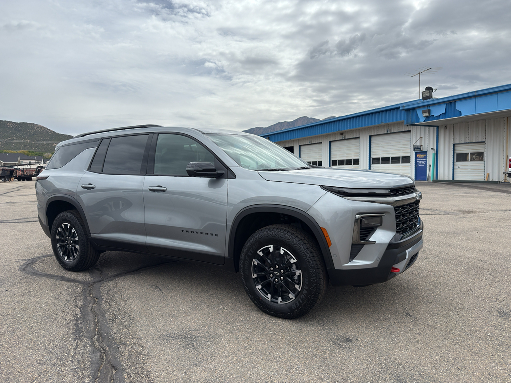 2026 Chevrolet Traverse Z71 photo 3