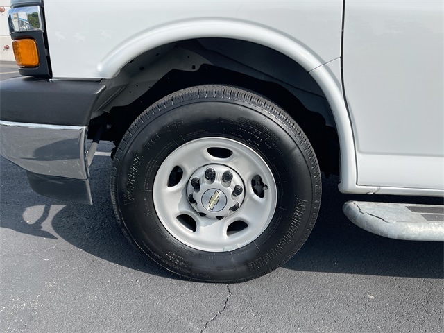 2024 CHEVROLET EXPRESS - Image 30