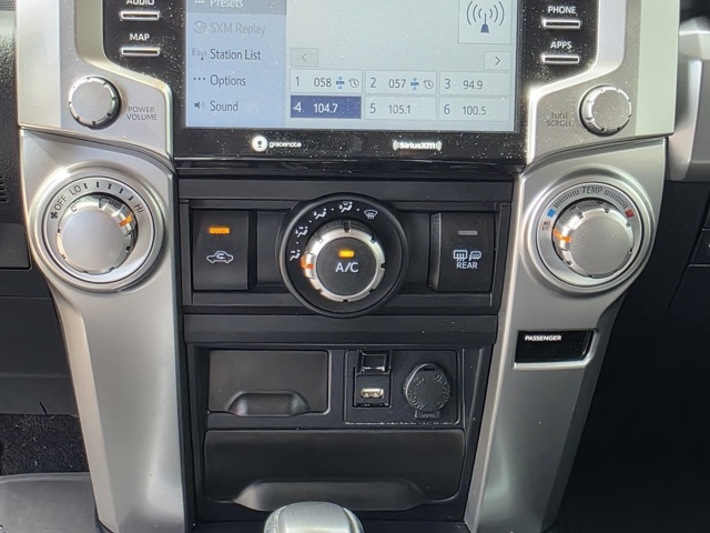 2021 Toyota 4Runner SR5 photo 3
