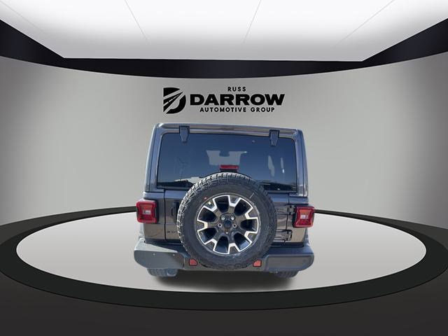 2025 Jeep Wrangler Sahara photo 4