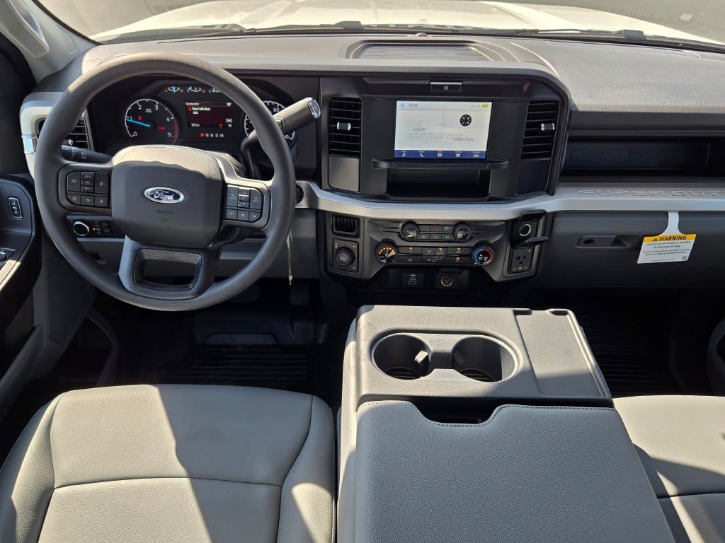 2026 Ford F-550 photo 15