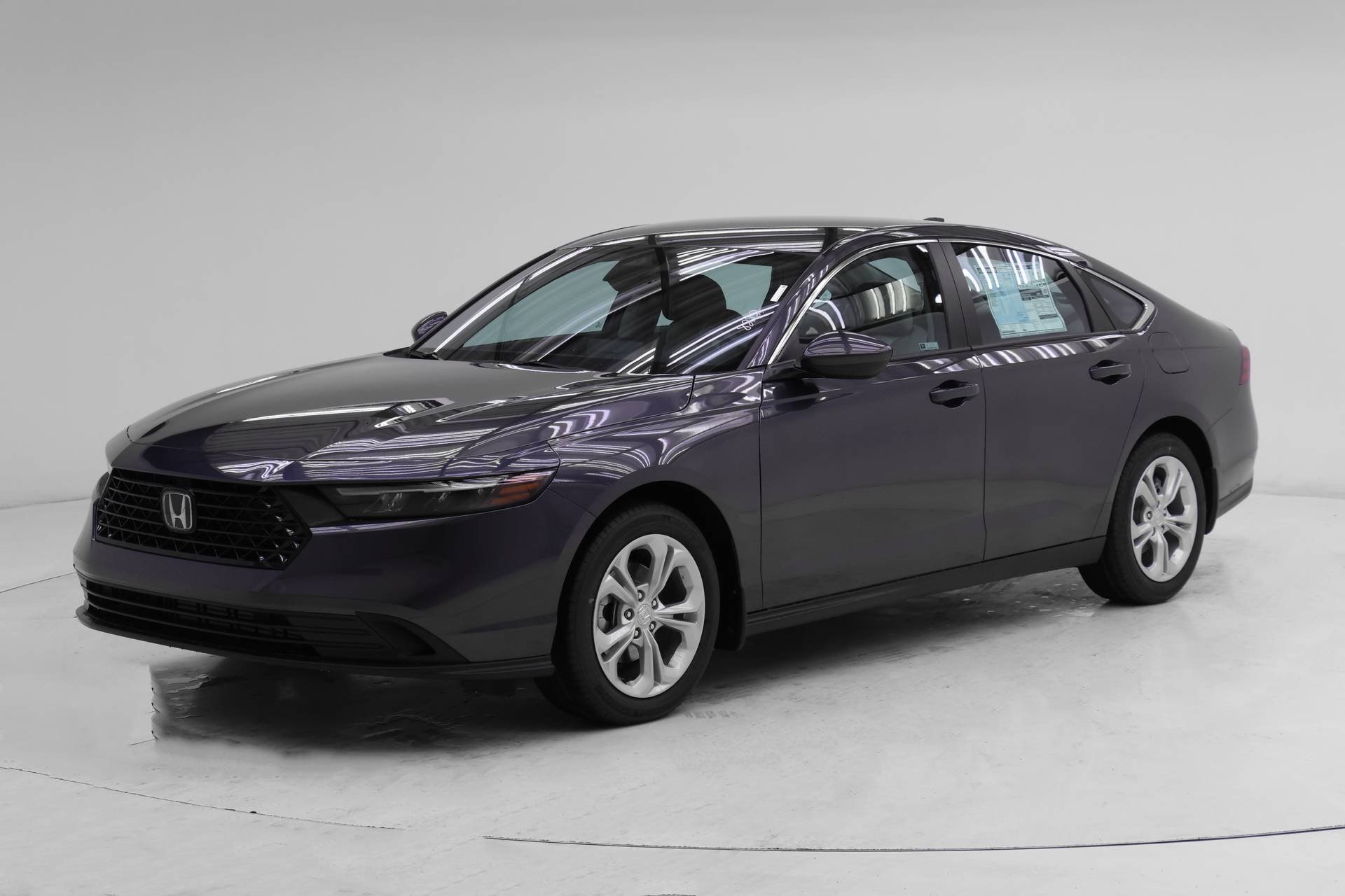 2025 Honda Accord LX's photo