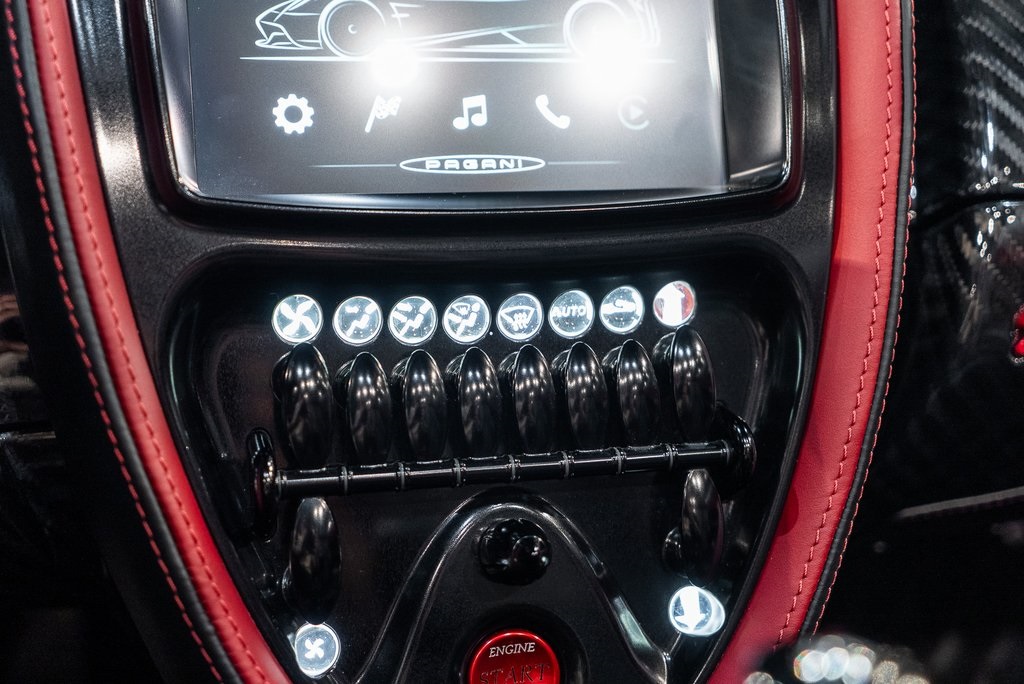 2017 Pagani Huayra photo 27