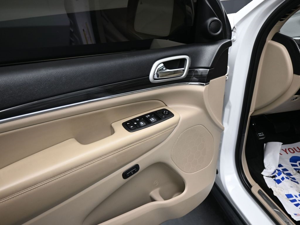 2022 Jeep Cherokee Limited photo 2