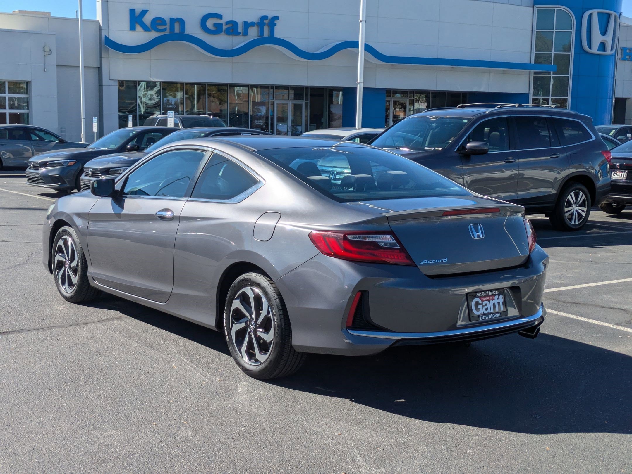 2016 Honda Accord photo 5
