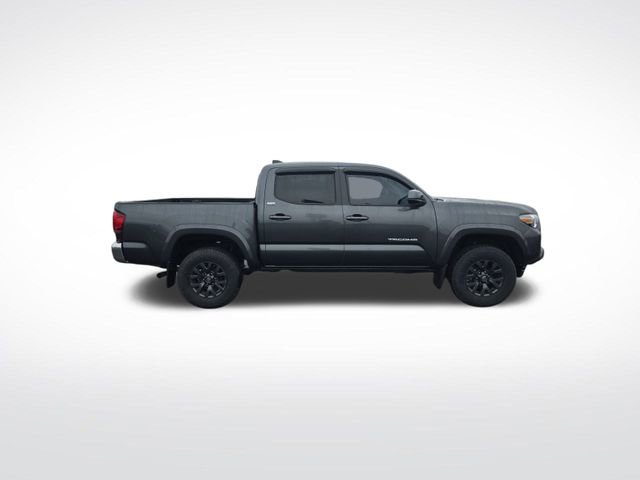 2021 Toyota Tacoma SR5 photo 11