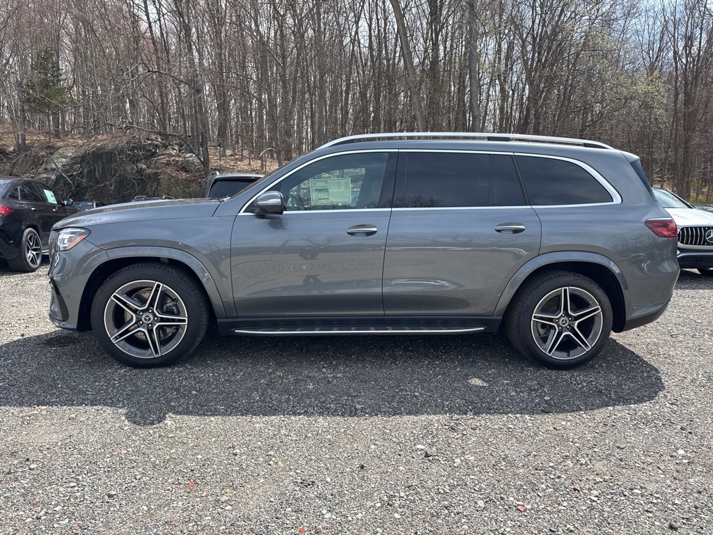 2025 Mercedes Benz GLS 450 4MATIC photo 4