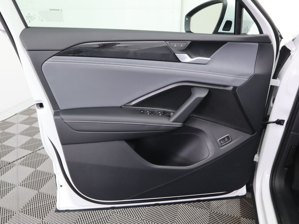 2025 Volkswagen Tiguan SE photo 24