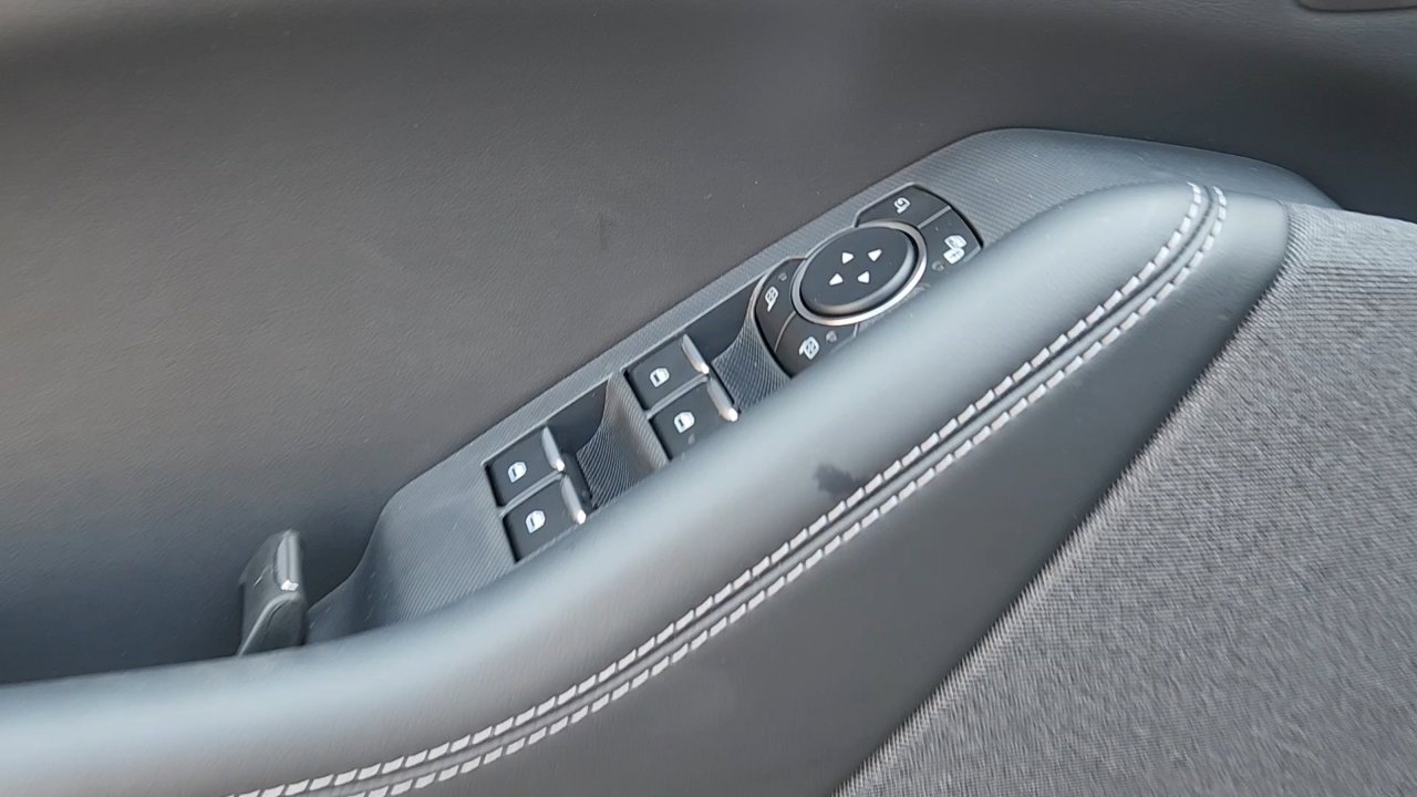 2025 Ford Mustang Mach-E Premium photo 7