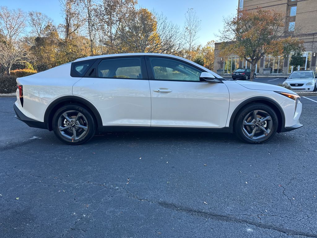2025 Kia K4 LXS photo 2