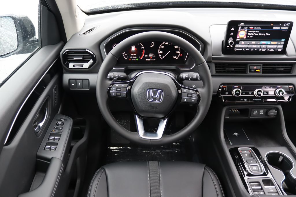 2025 Honda Pilot Touring photo 19