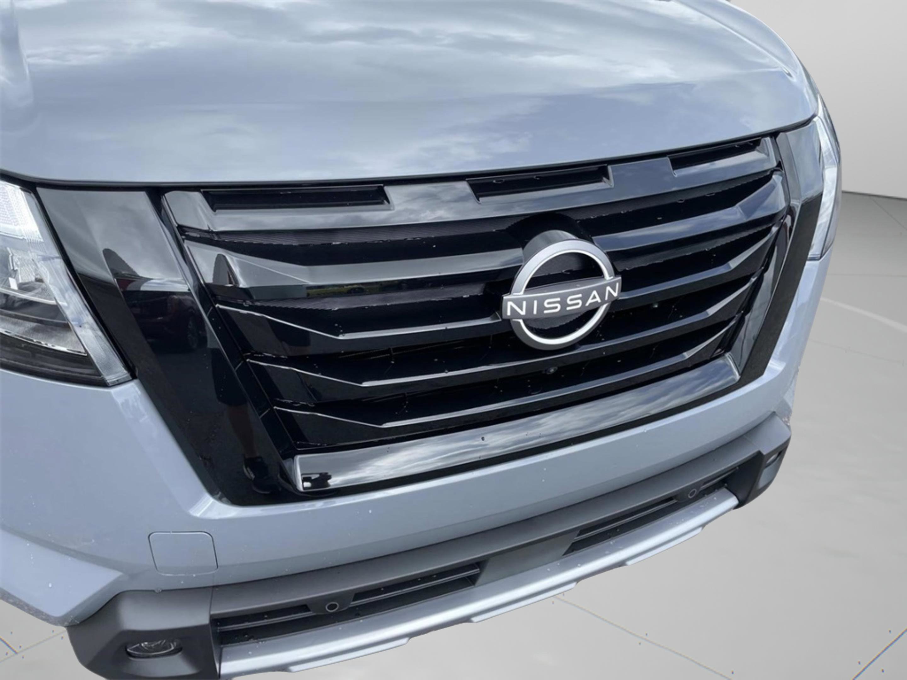 2025 Nissan Pathfinder Platinum photo 24
