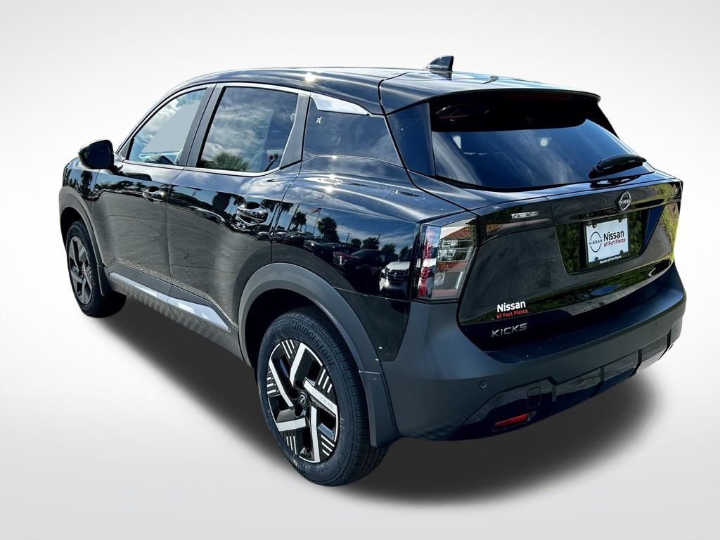 2025 Nissan Kicks SV photo 4