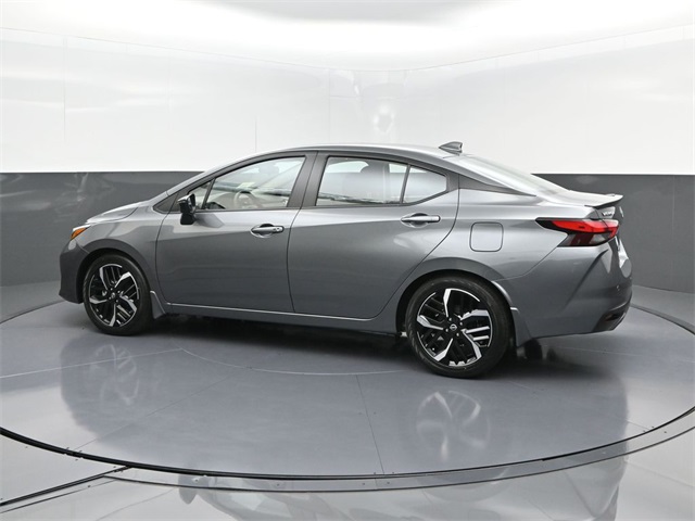 2025 Nissan Versa 1.6 SR photo 3