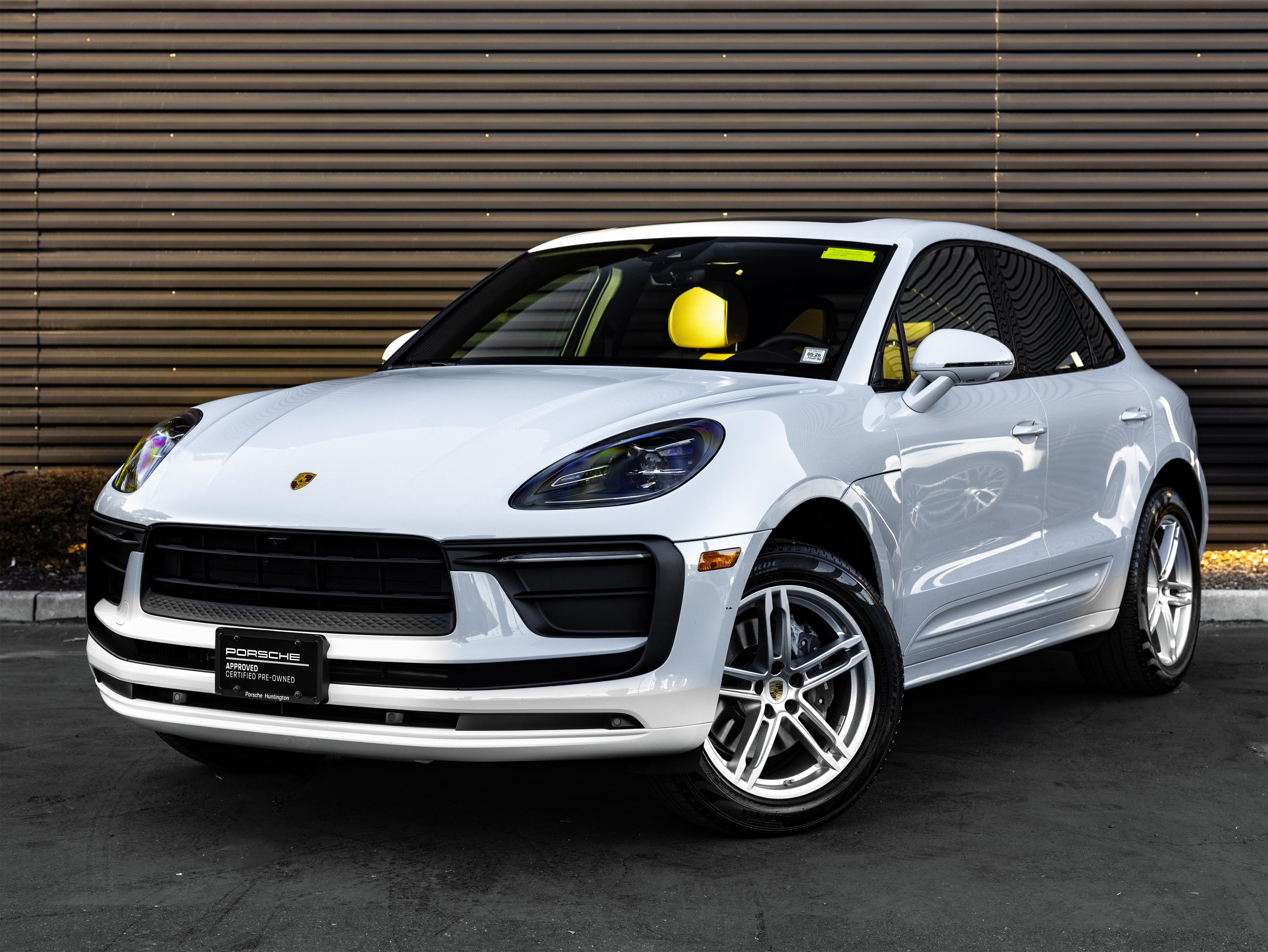 2022 Porsche Macan Base