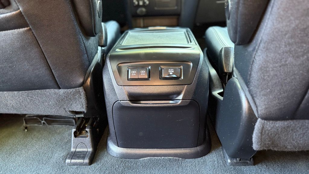 2020 Toyota Sienna SE Premium photo 20
