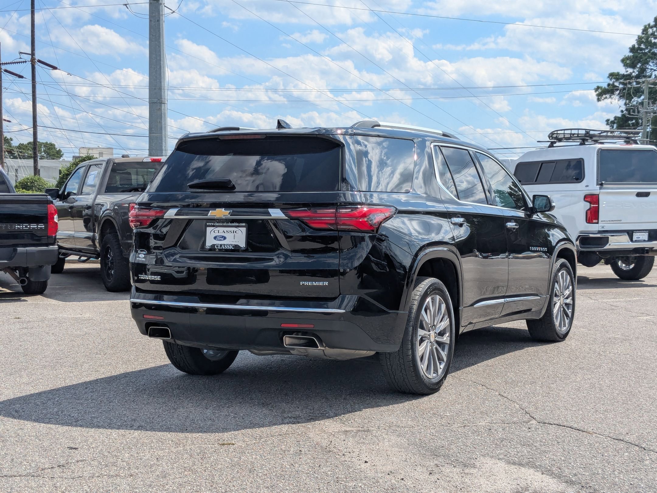 2023 Chevrolet Traverse Premier photo 4