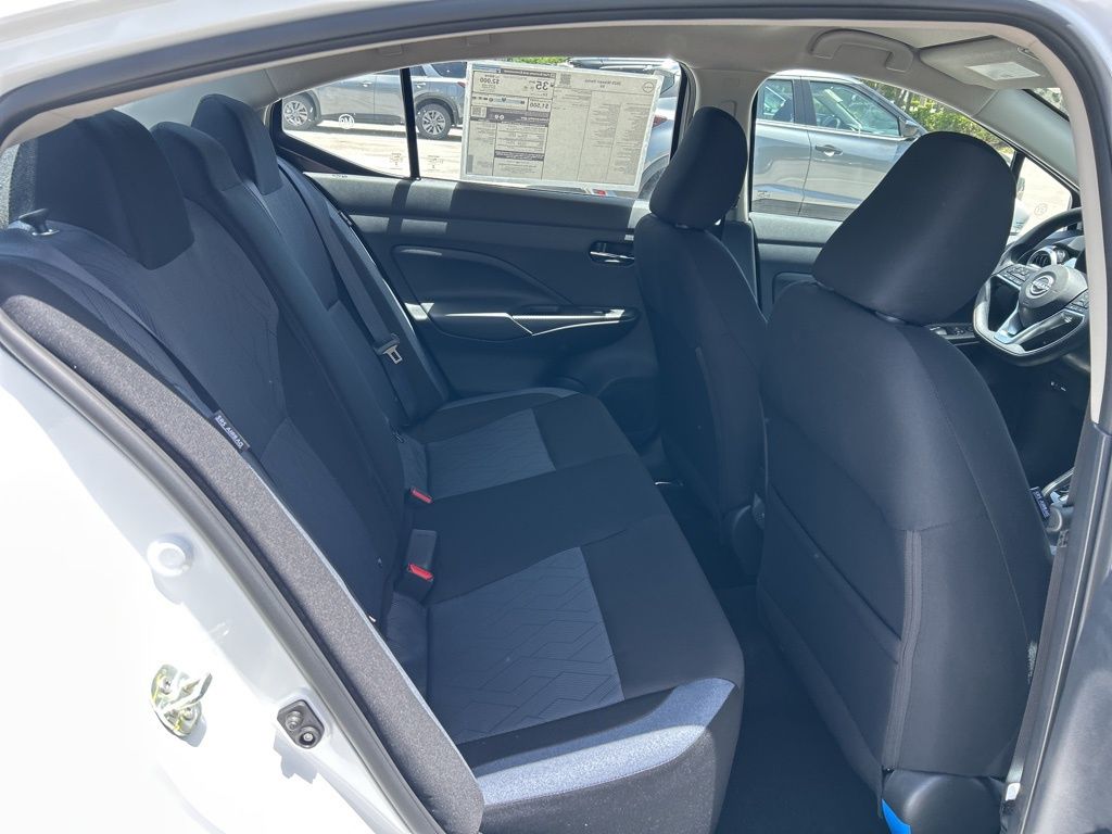 2025 Nissan Versa SV photo 33