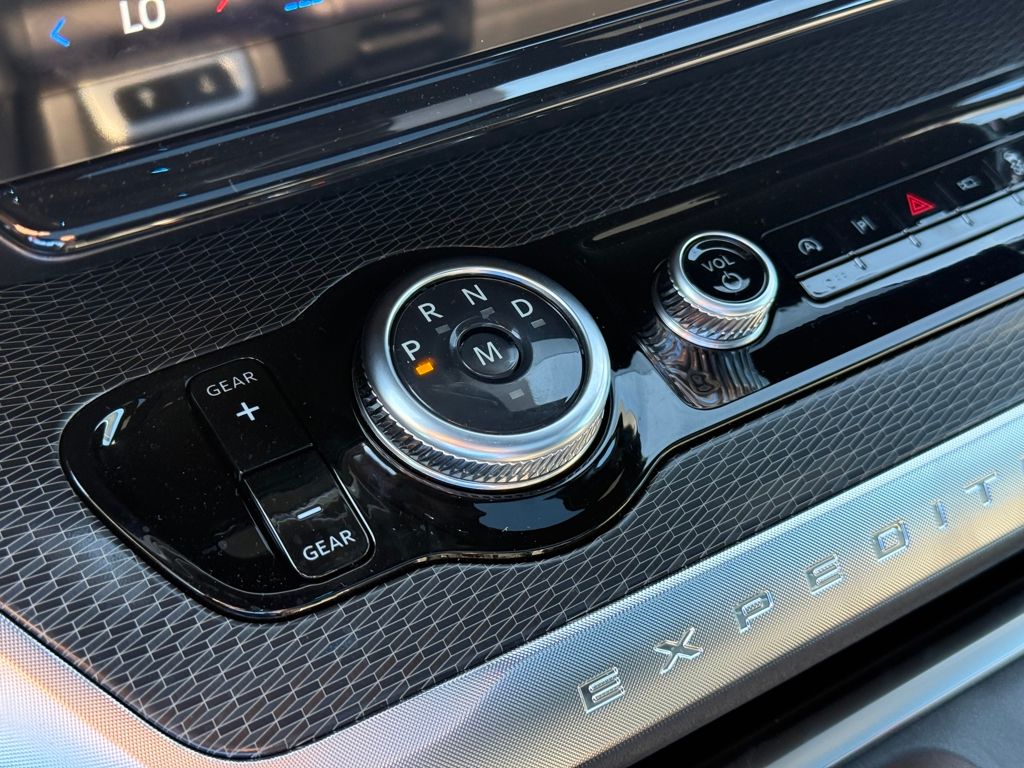 2025 Ford Expedition Platinum MAX photo 21