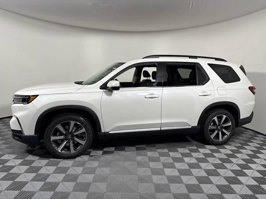 2025 Honda Pilot Touring photo 2