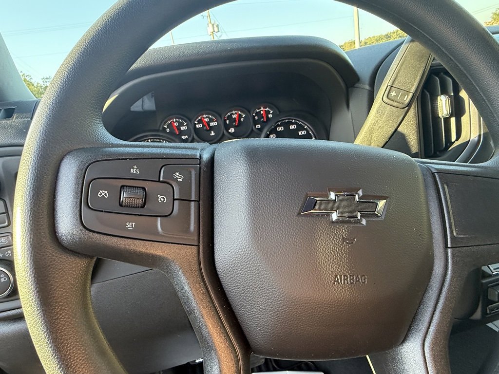 2025 Chevrolet Silverado Custom photo 13