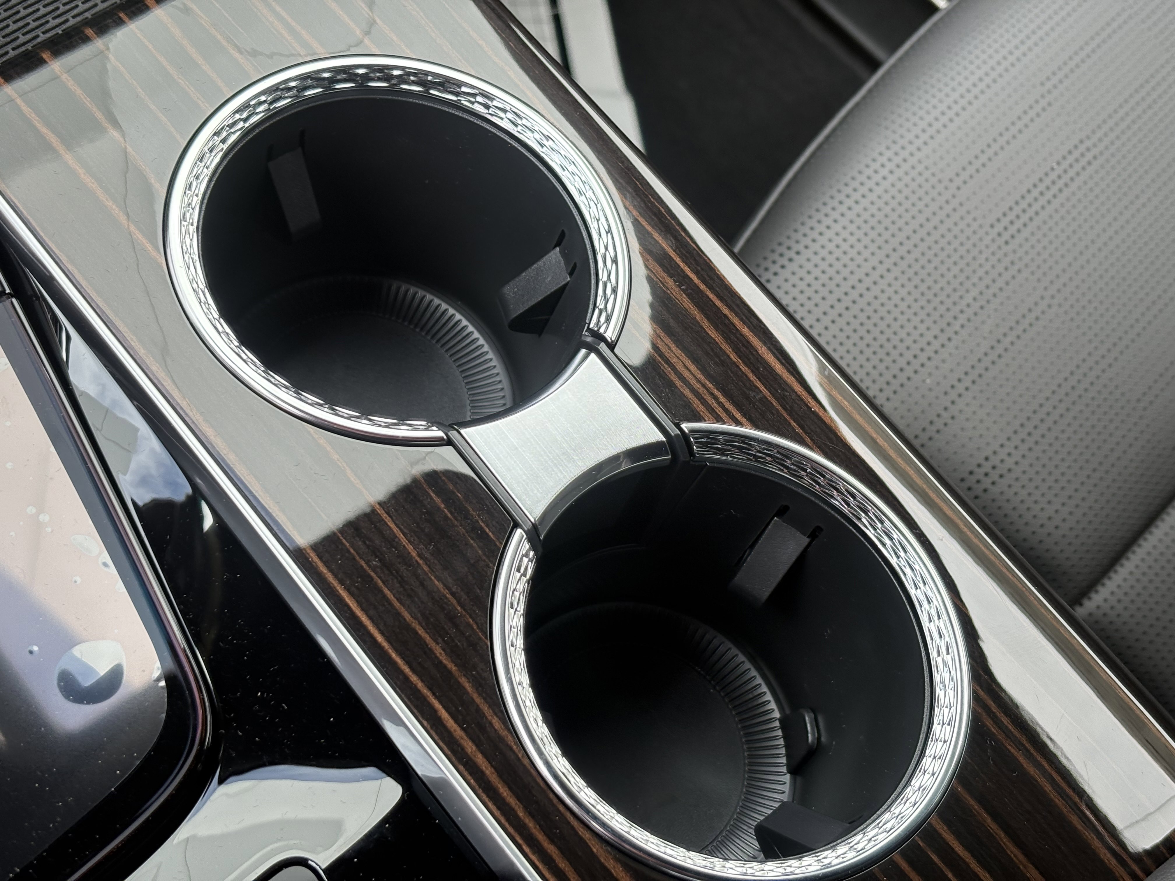 2025 Cadillac Escalade ESV Premium Luxury photo 7