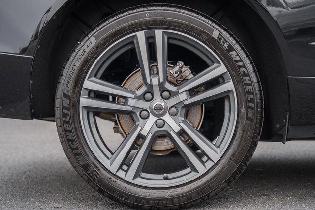 2019 Volvo XC60 T5 Momentum photo 18