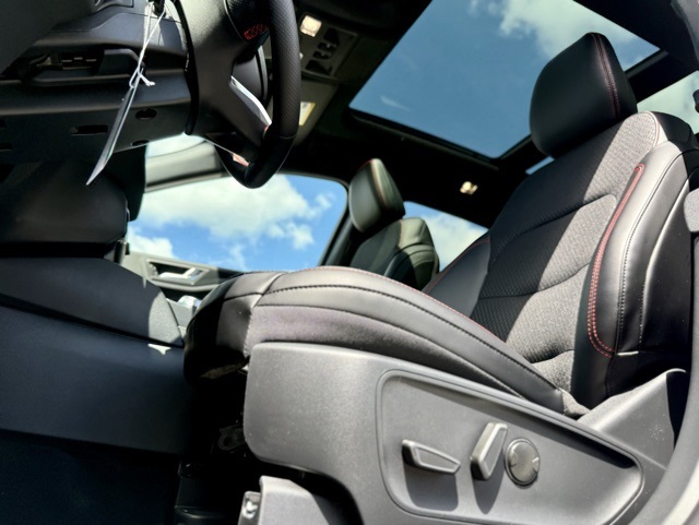 2025 Ford Escape Hybrid ST-Line Select photo 13