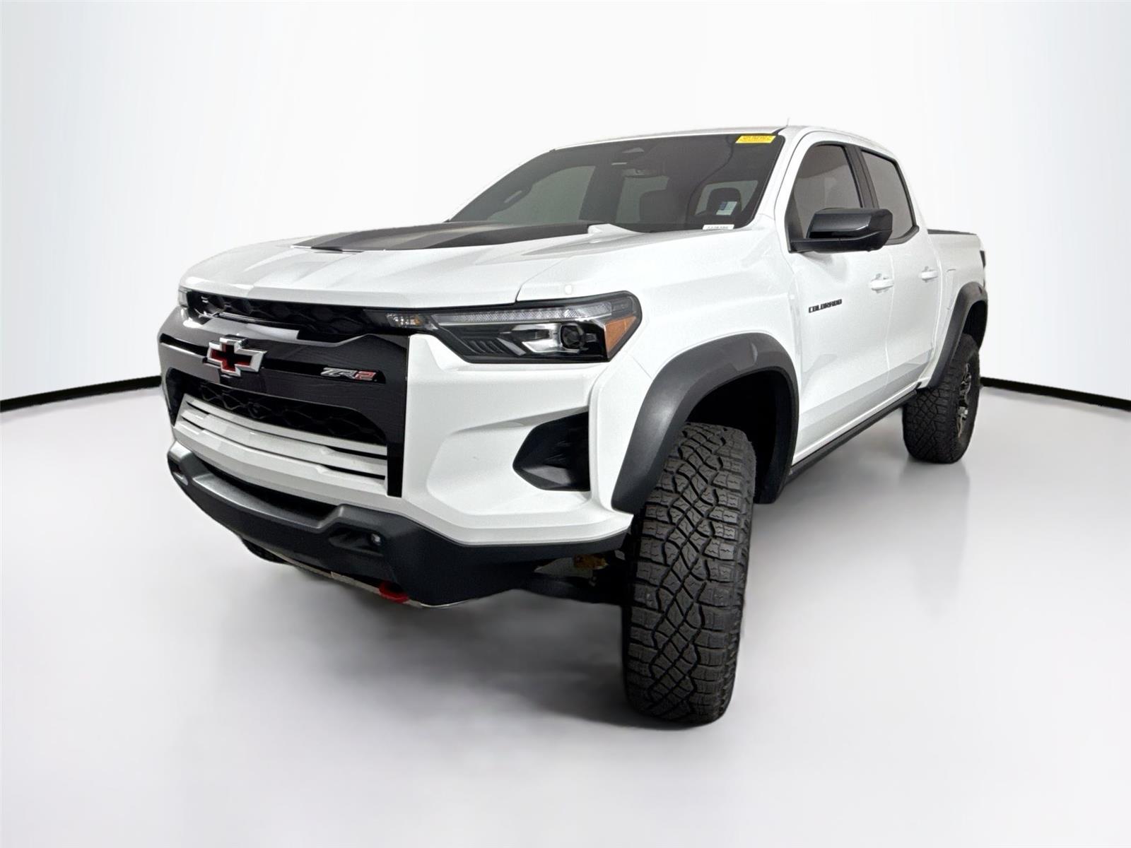 2024 Chevrolet Colorado ZR2 photo 2