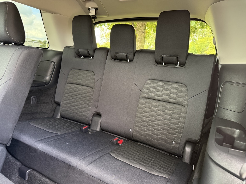 2025 Nissan Pathfinder S photo 23