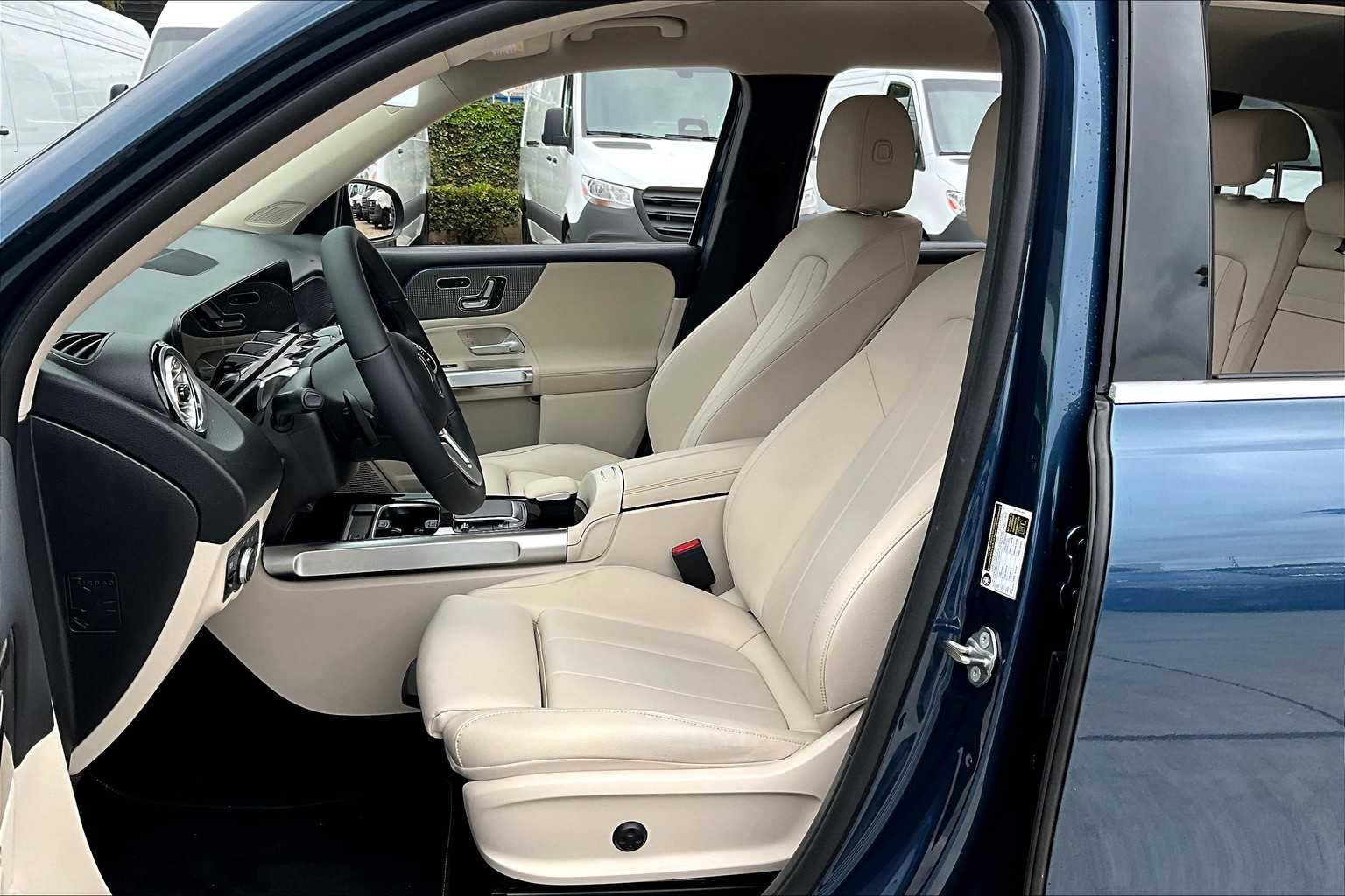 2023 Mercedes Benz GLB 250 photo 7