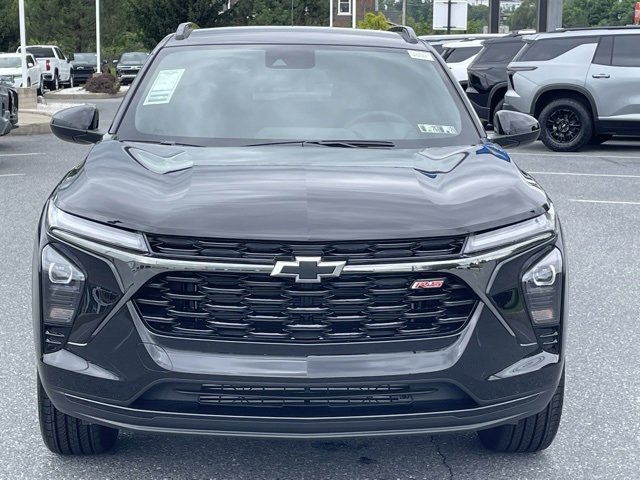 2025 Chevrolet Trax photo 2