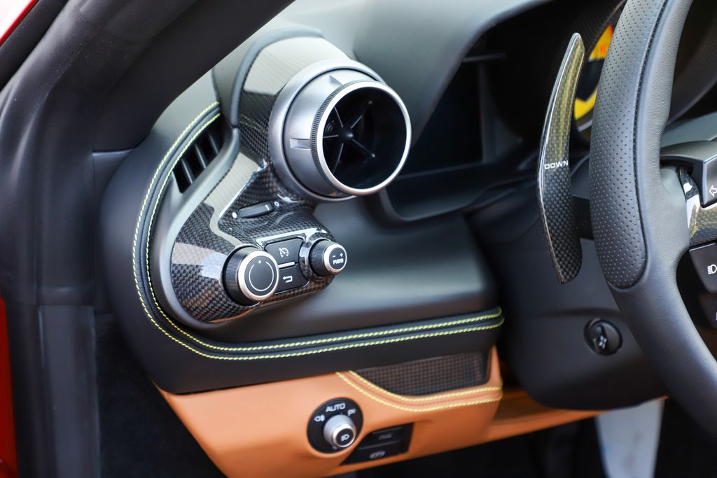 2021 Ferrari F8 Spider photo 38