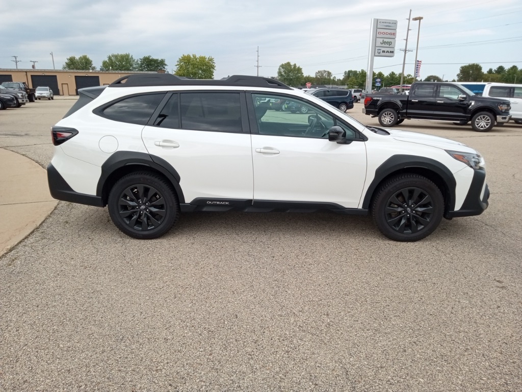 2023 Subaru Outback Onyx Edition photo 5