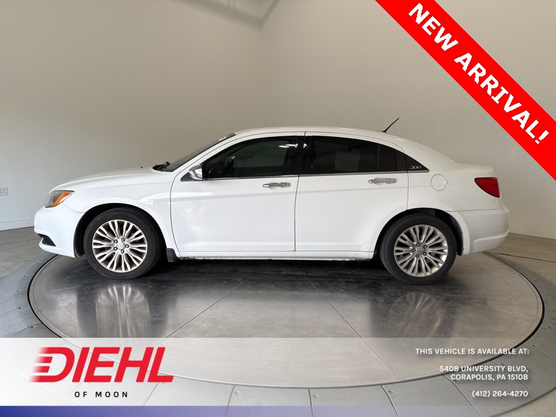 2013 Chrysler 200 Limited photo 3