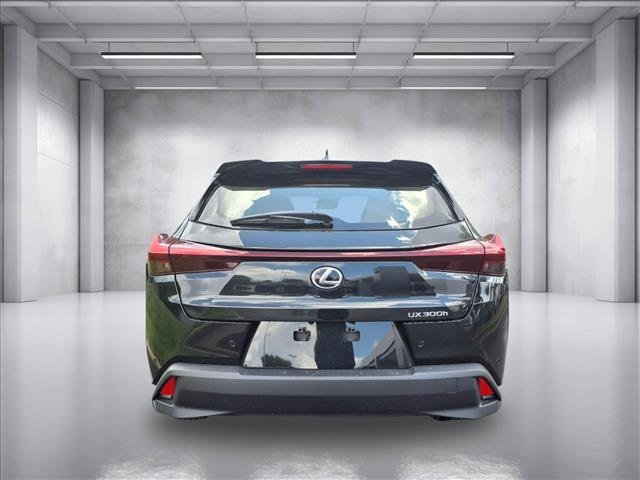 2025 Lexus UX Premium photo 4