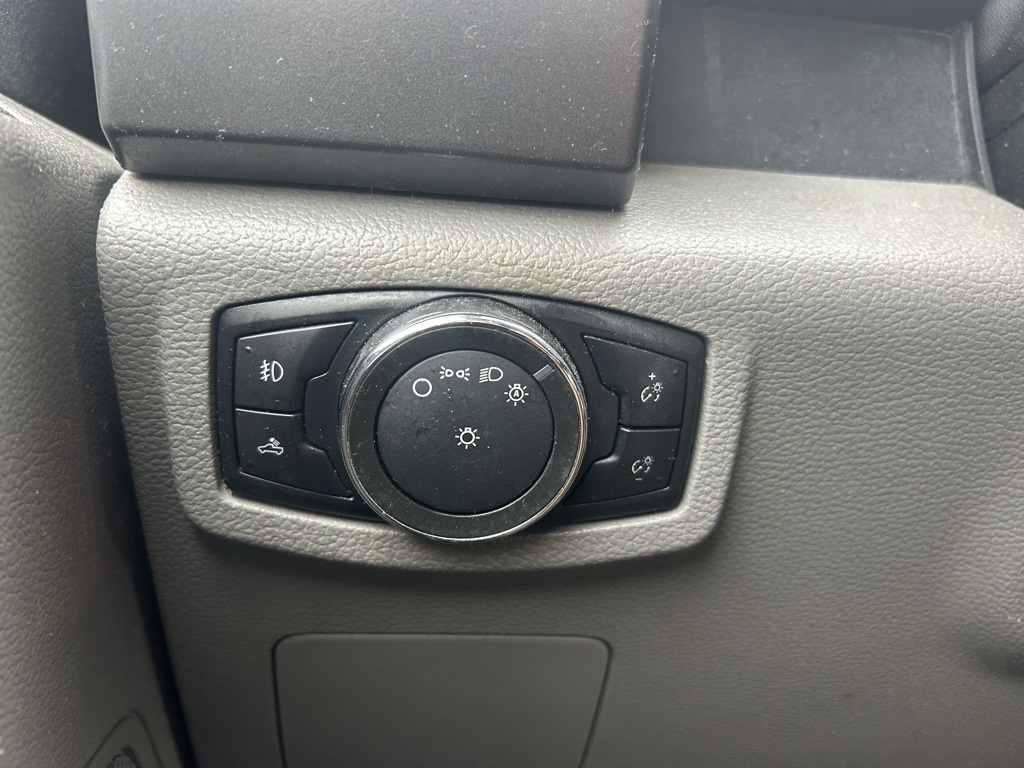 2016 Ford F-150 XLT photo 11