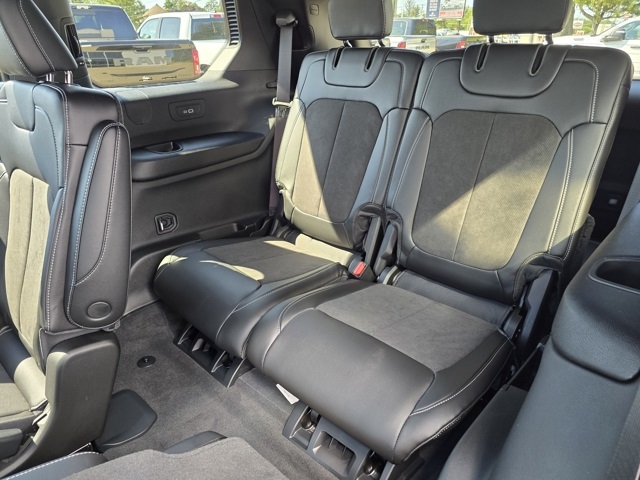 2025 Jeep Grand Cherokee Altitude photo 23