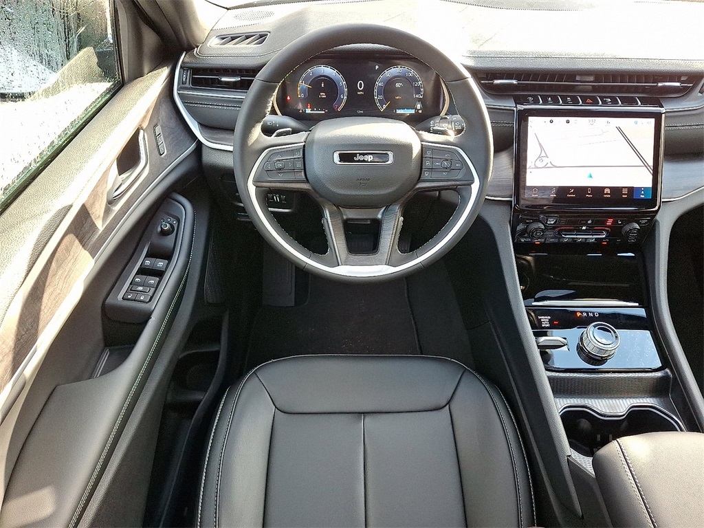 2025 Jeep Grand Cherokee Limited photo 4