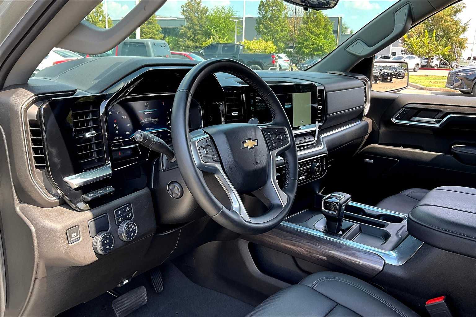 2024 Chevrolet Silverado 1500 LTZ photo 15