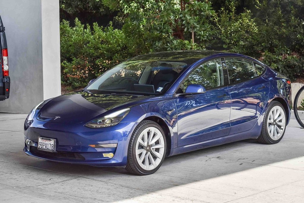 2022 Tesla Model 3 photo 3