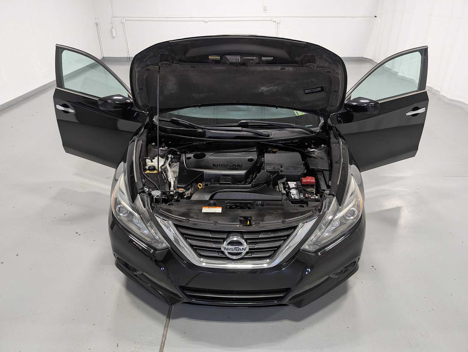 2016 Nissan Altima 2.5 SR photo 12