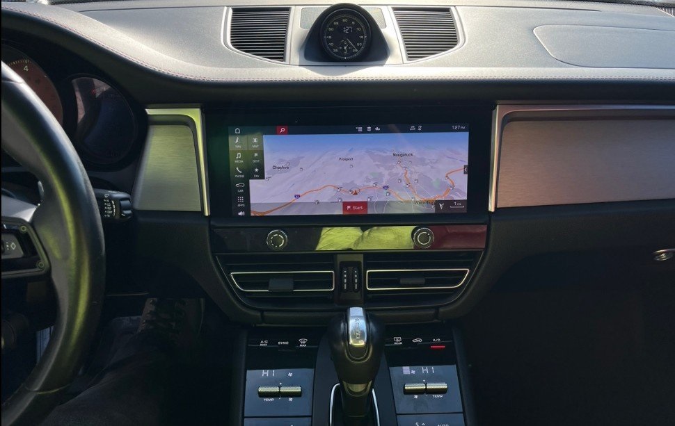 2023 PORSCHE MACAN - Image 16