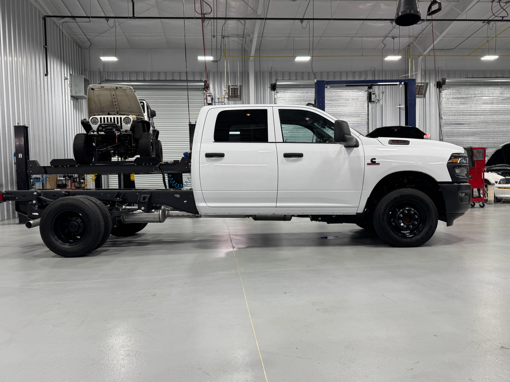 2025 Ram 3500 Tradesman photo 11