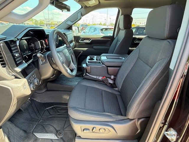 2026 Chevrolet Silverado RST photo 13