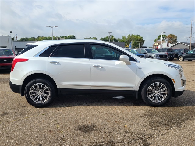 2019 Cadillac XT5 Luxury photo 2