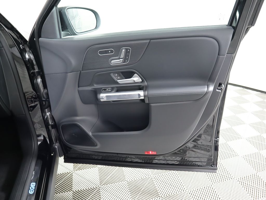 2025 Mercedes Benz EQB photo 22